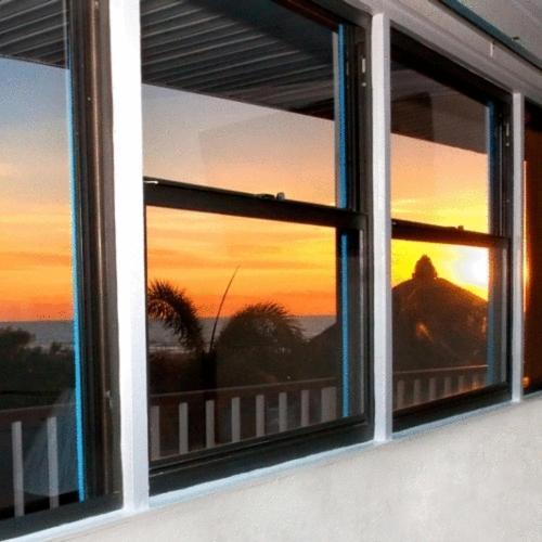 Plaza Beach Hotel - Beachfront Resort St. Pete Beach Room photo