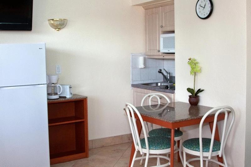 Plaza Beach Hotel - Beachfront Resort St. Pete Beach Room photo